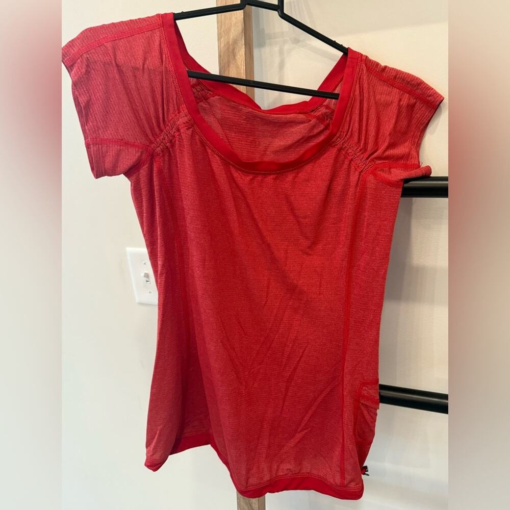 Red Lululemon Women's Short Sleeve Top -4